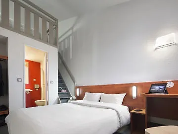 B&B Hotel Orgeval فندق 2*