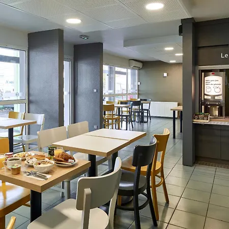 Hotel B&B Hotel Orgeval 2*