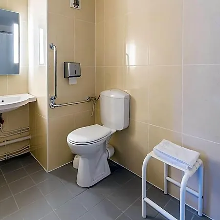 B&B Hotel Orgeval 2*