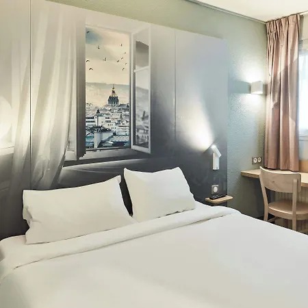 B&B Hotel Orgeval オルジュヴァル