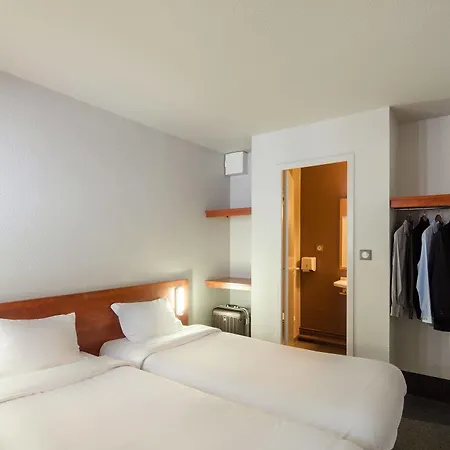 B&B Hotel Orgeval Hotel 2*