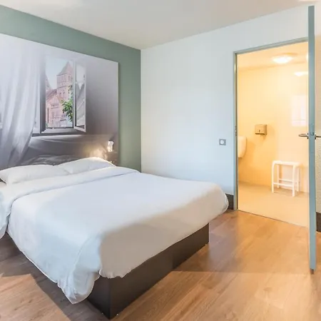 B&B Hotel Orgeval Hotel 2*