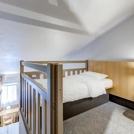 B&B Hotel Orgeval فندق