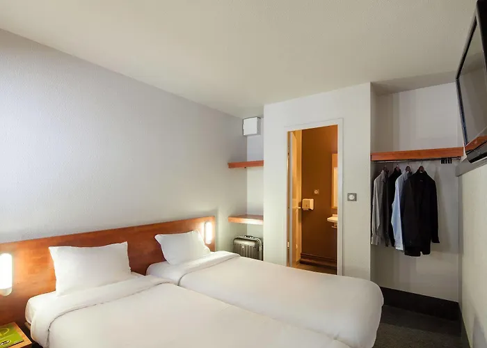 B&B Hotel Orgeval Hotel 2*